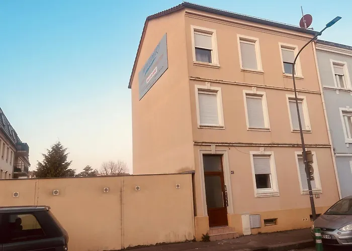 Petit 401 Apartment *